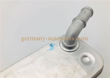Biały aluminiowy automatyczny chłodnica oleju VW Eos GTI Golf Passat 06D 117 021 C